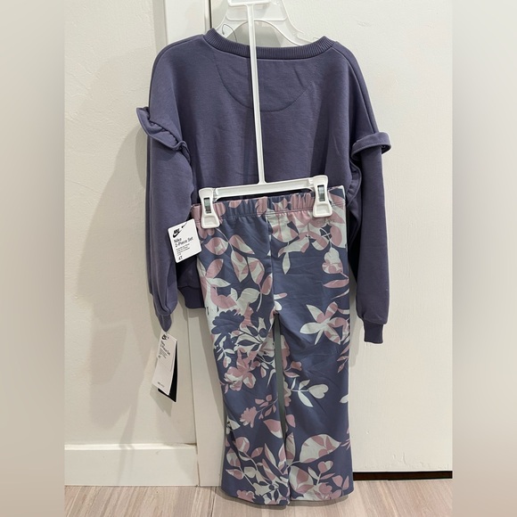NWT Nike Girls Lavender Sweatshirt and Floral Pants Ensemble Size 4T - Picture 5 of 11